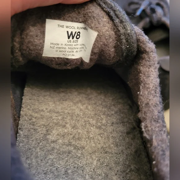 Allbirds wool runner size 8 - Picture 6 of 6